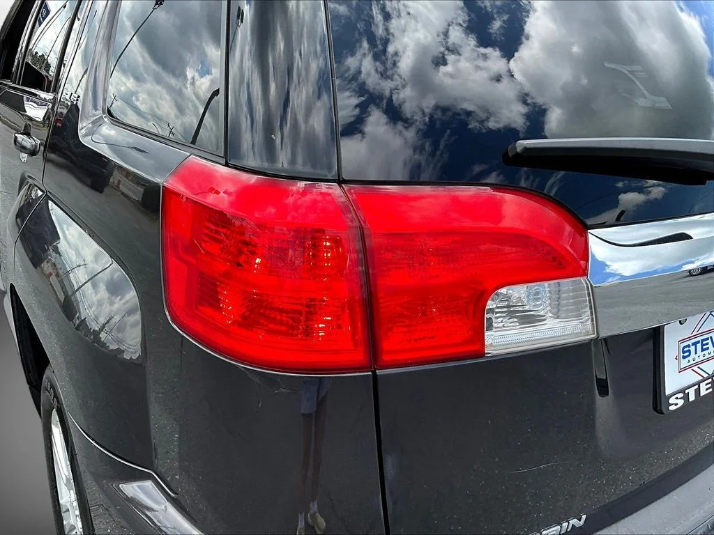 Used 2016 Silver GMC SLE-2 image 22