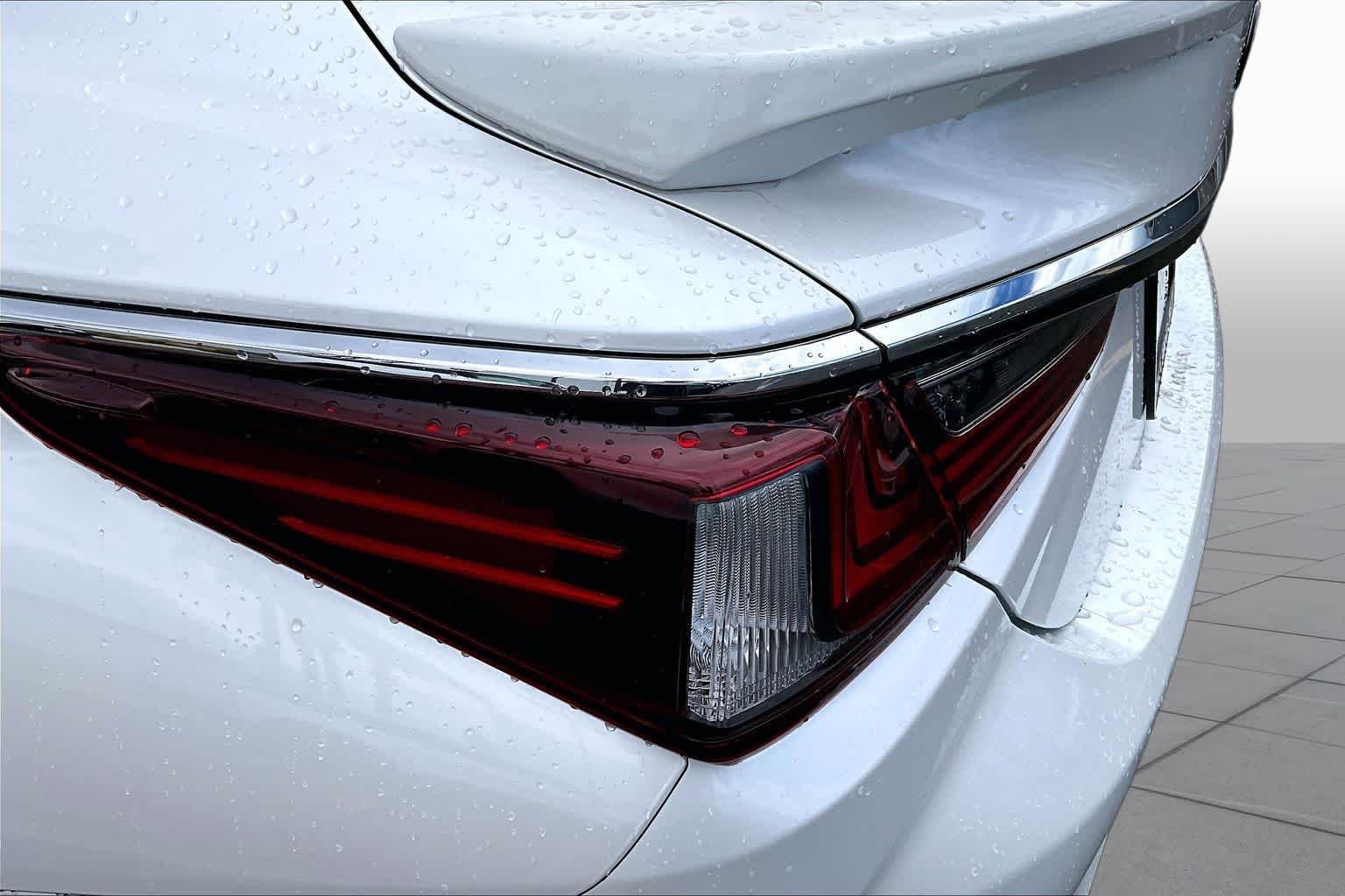 Certified Used 2025 Eminent White Pearl Lexus  image 29