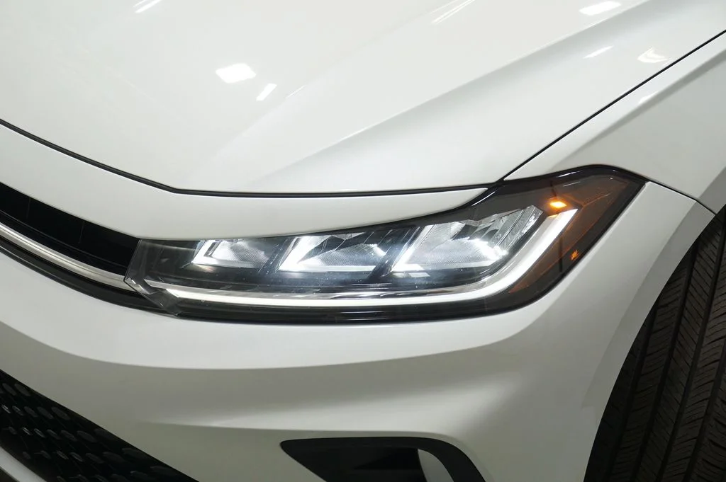 Certified Used 2025 White Volkswagen 1.5T SE image 29