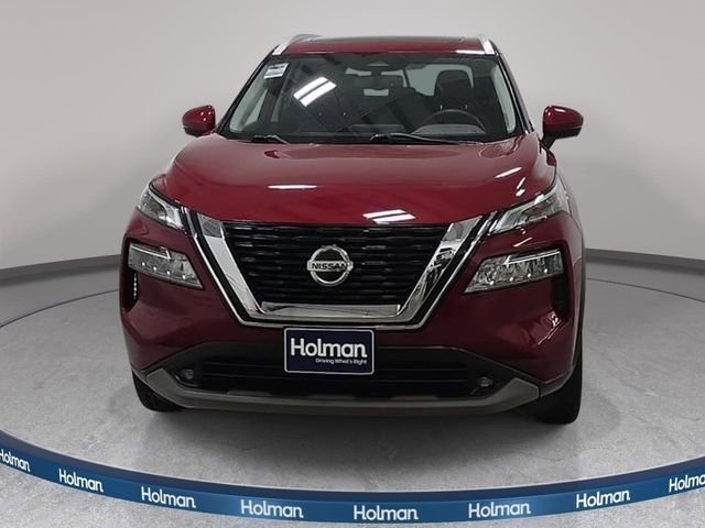 Used 2021 Red Nissan SL image 3