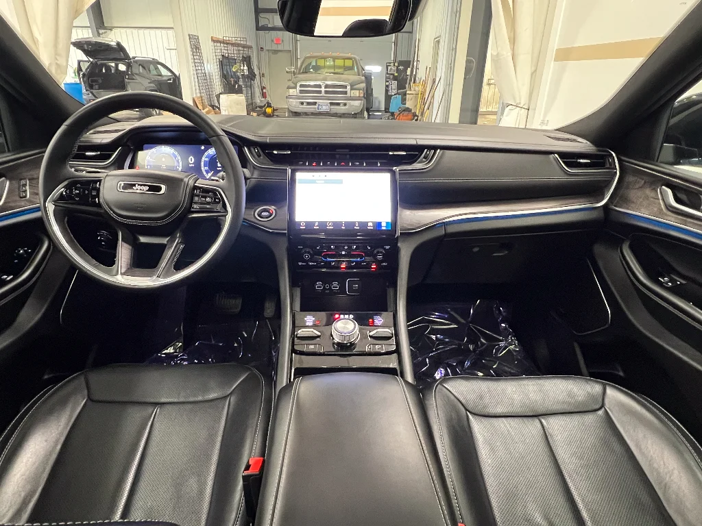 Used 2024 Baltic Gray Metallic Clearcoat Jeep Overland image 11