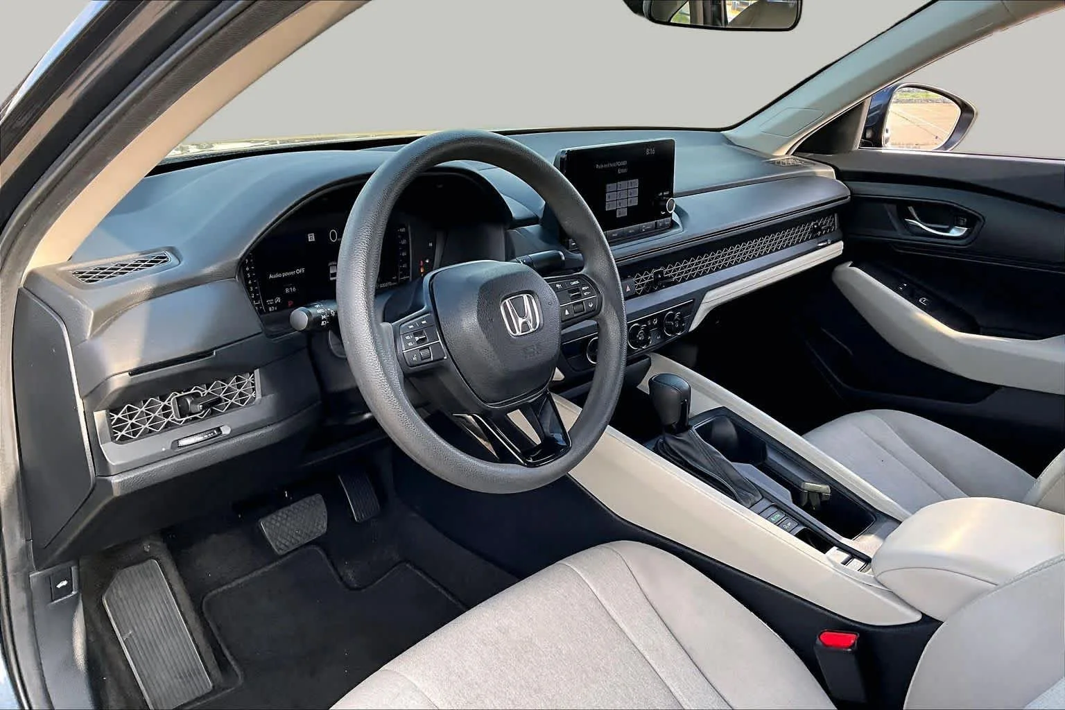 Used 2024 Meteorite Gray Metallic Honda LX image 15