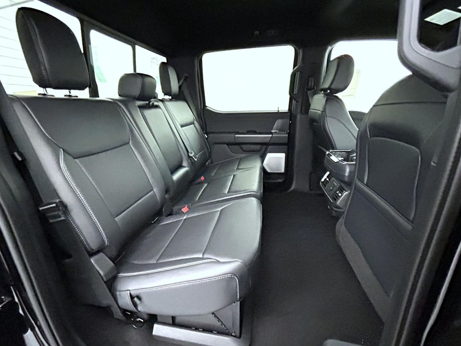 New 2026 Agate Black Metallic Ford Lariat image 18