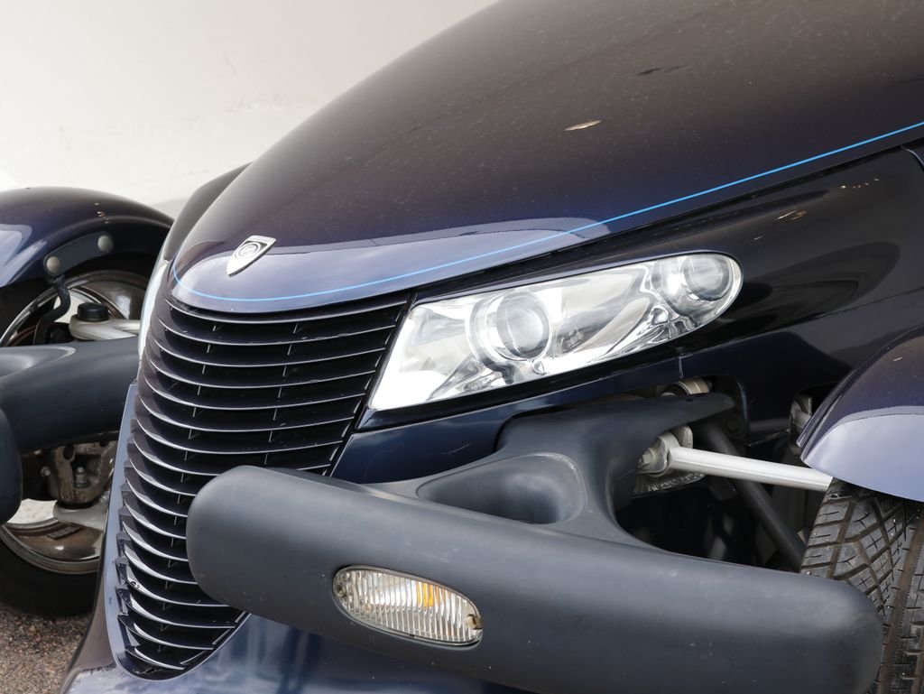 Used 2001 Blue Chrysler Base image 31