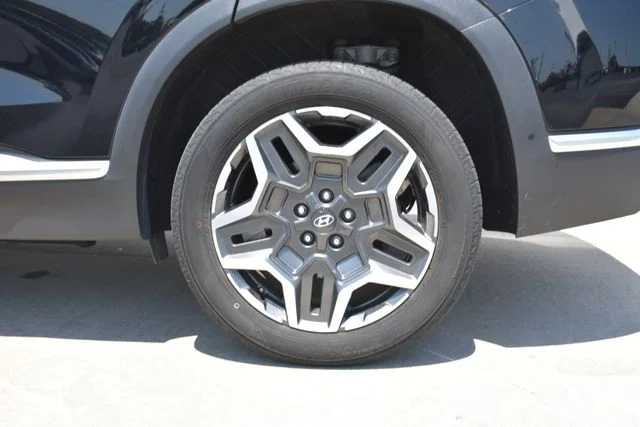 Used 2021 Black Hyundai Limited image 8