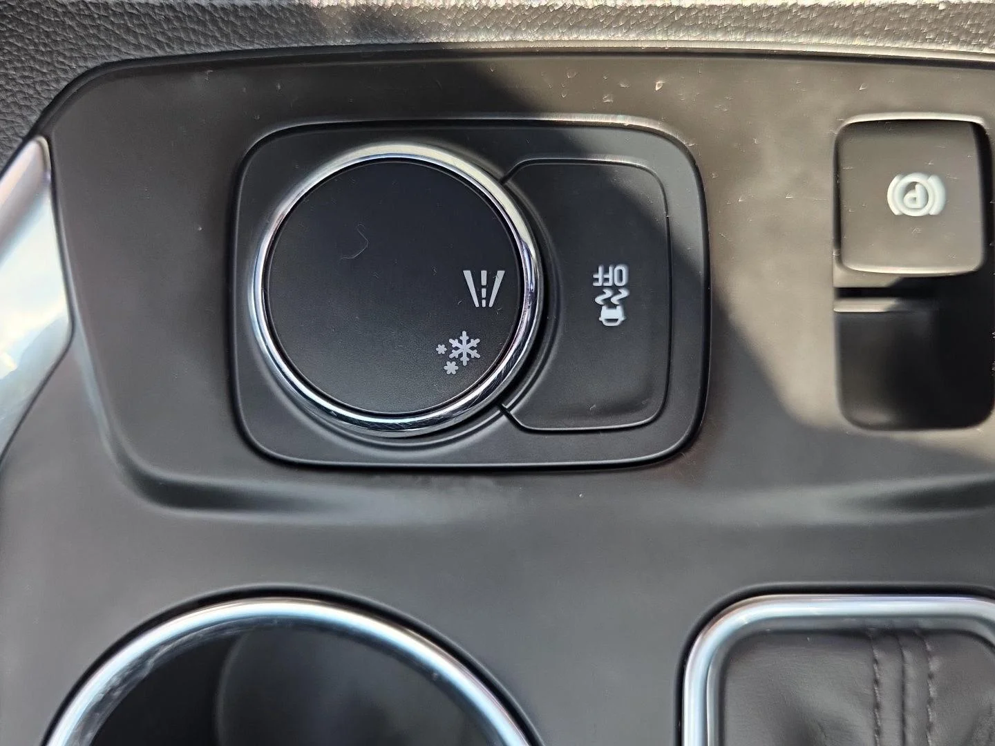 Used 2020 Mosaic Black Metallic Chevrolet LT Cloth image 11