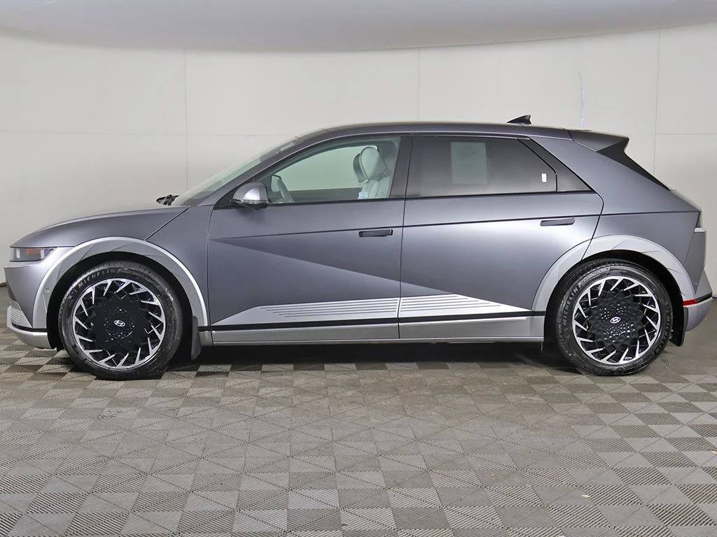 Used 2024 Gray Hyundai Limited image 21