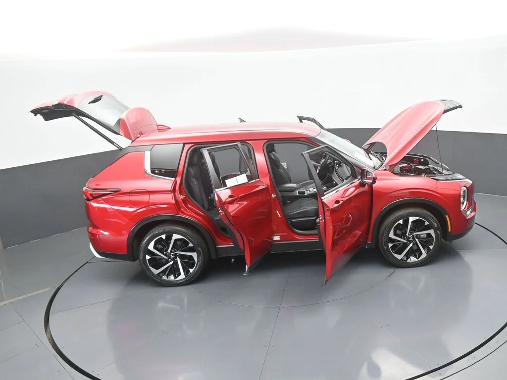 Used 2024 Red Mitsubishi SE Black Edition image 64