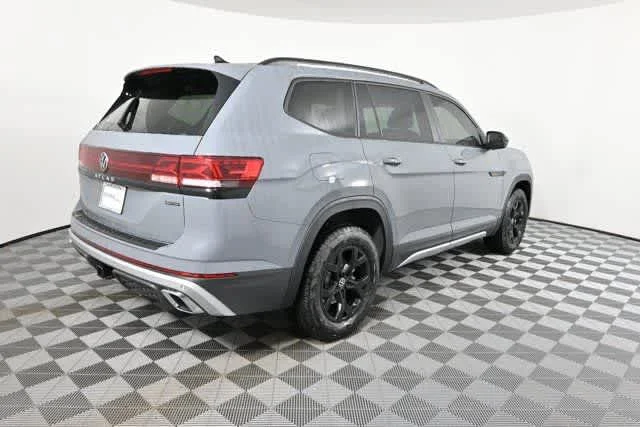 New 2026 Pure Gray Volkswagen 2.0T Peak Edition image 5