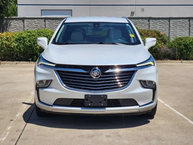 Used 2023 White Frost Tricoat Buick Premium image 4