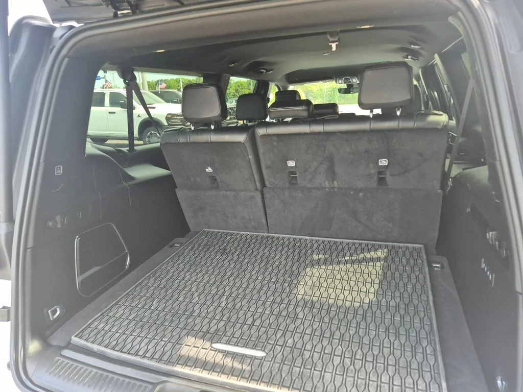 Used 2024 White Jeep Series II image 11