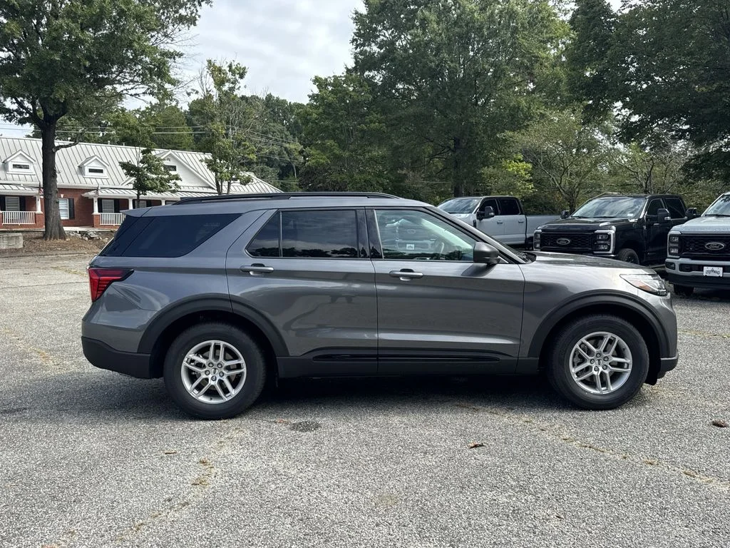 New 2026 Gray Ford Active image 8