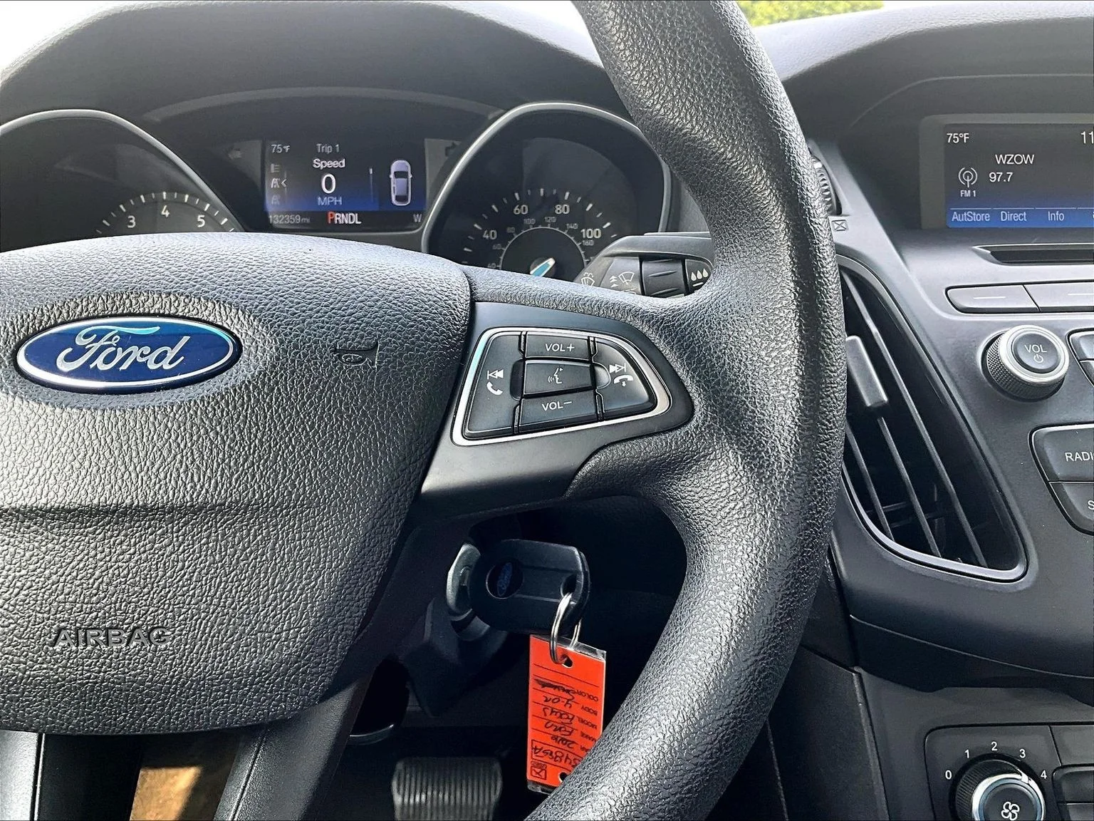 Used 2016 Silver Ford SE image 19