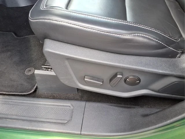 Used 2025 Green Ford Outer Banks image 20