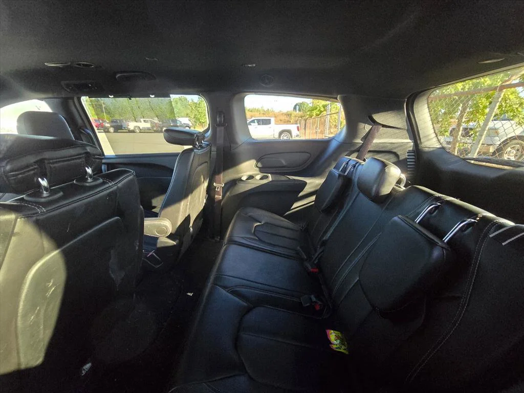 Used 2025 White Chrysler Select image 12