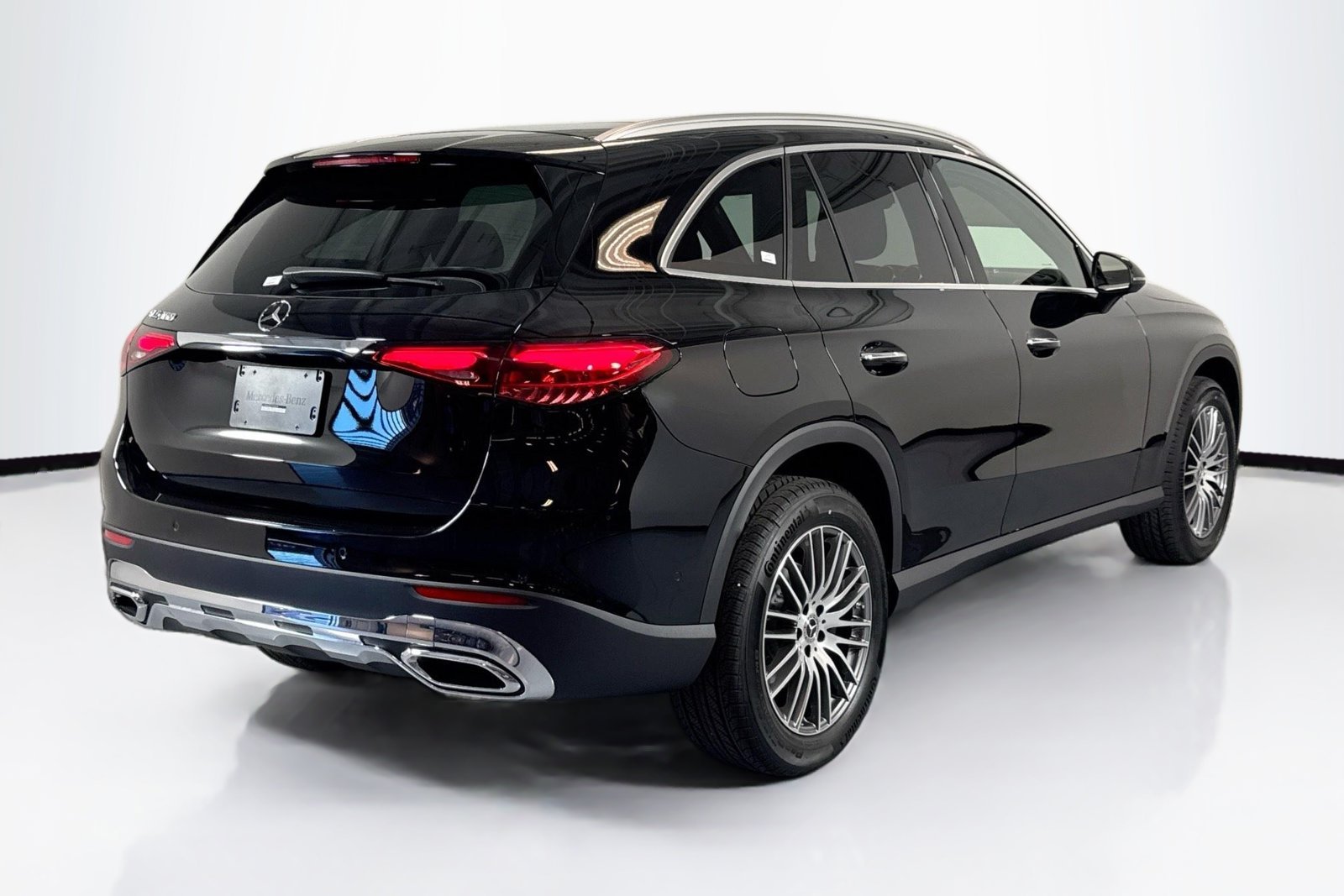 New 2026 Black Mercedes-Benz GLC 300 image 5