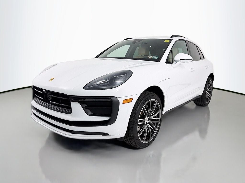 2023 Porsche Macan T's photo
