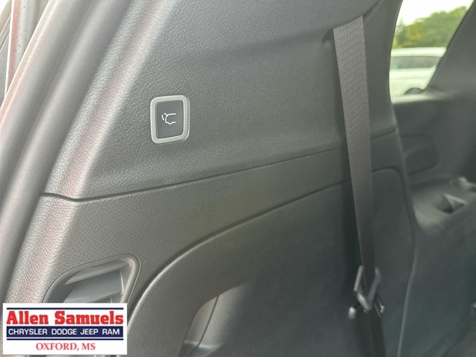 2026 Chrysler Pacifica Select - Photo 34