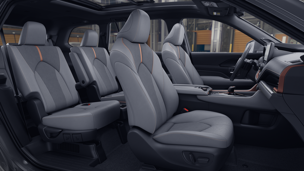 New 2026 Wind Chill Pearl Toyota Hybrid MAX Platinum image 20