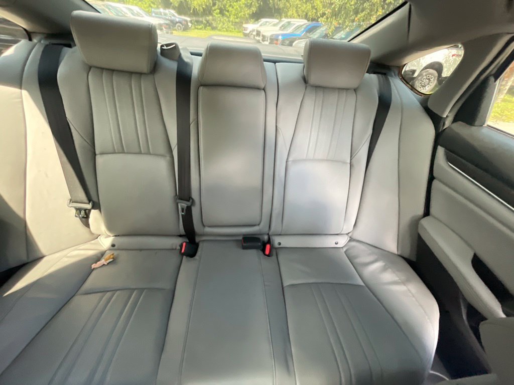 Used 2018 Gray Honda EX-L image 9