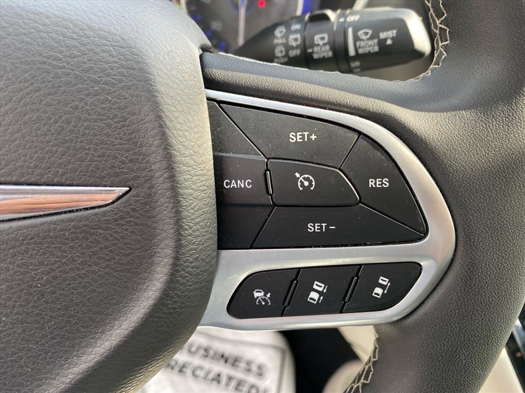 Used 2024 Bright White Clearcoat Chrysler Touring L image 17