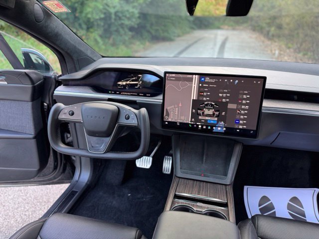 Used 2022 Solid Black Tesla Base image 27