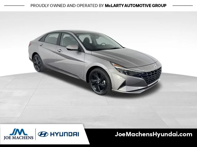 Used 2023 Silver Hyundai SEL image 2