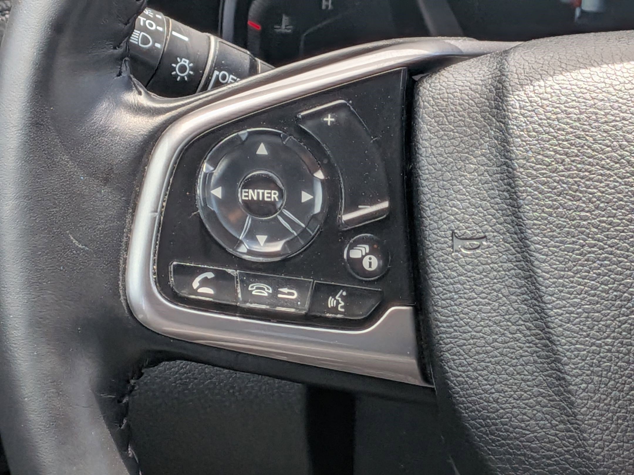 2022 Honda CR-V Touring - Photo 18