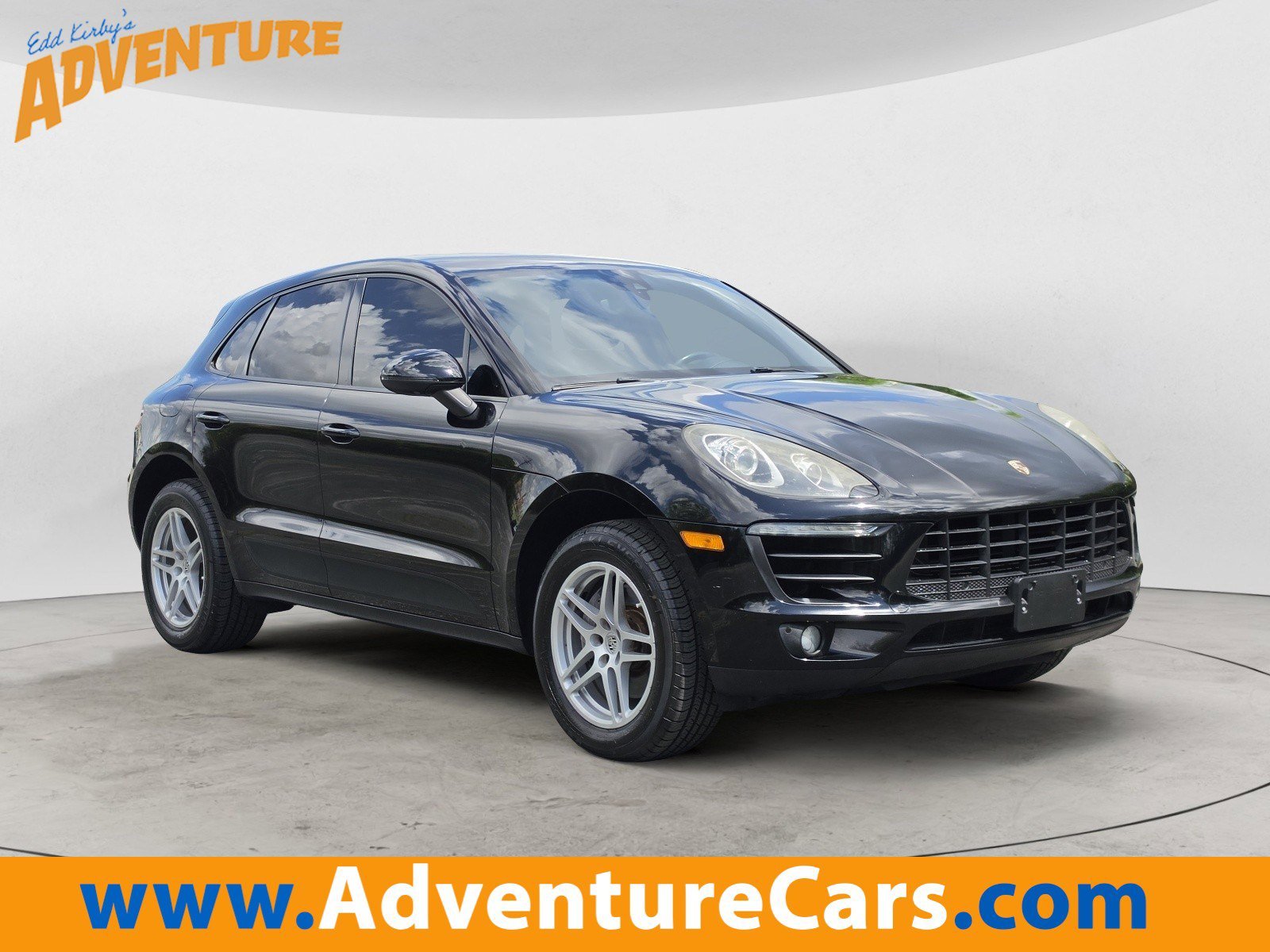 2018 Porsche Macan -'s photo