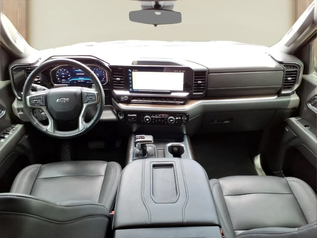 Used 2022 SAND DUNE METALLIC Chevrolet LT Trail Boss image 24