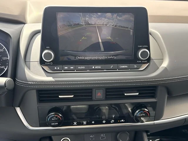Used 2023 Silver Nissan SV image 17