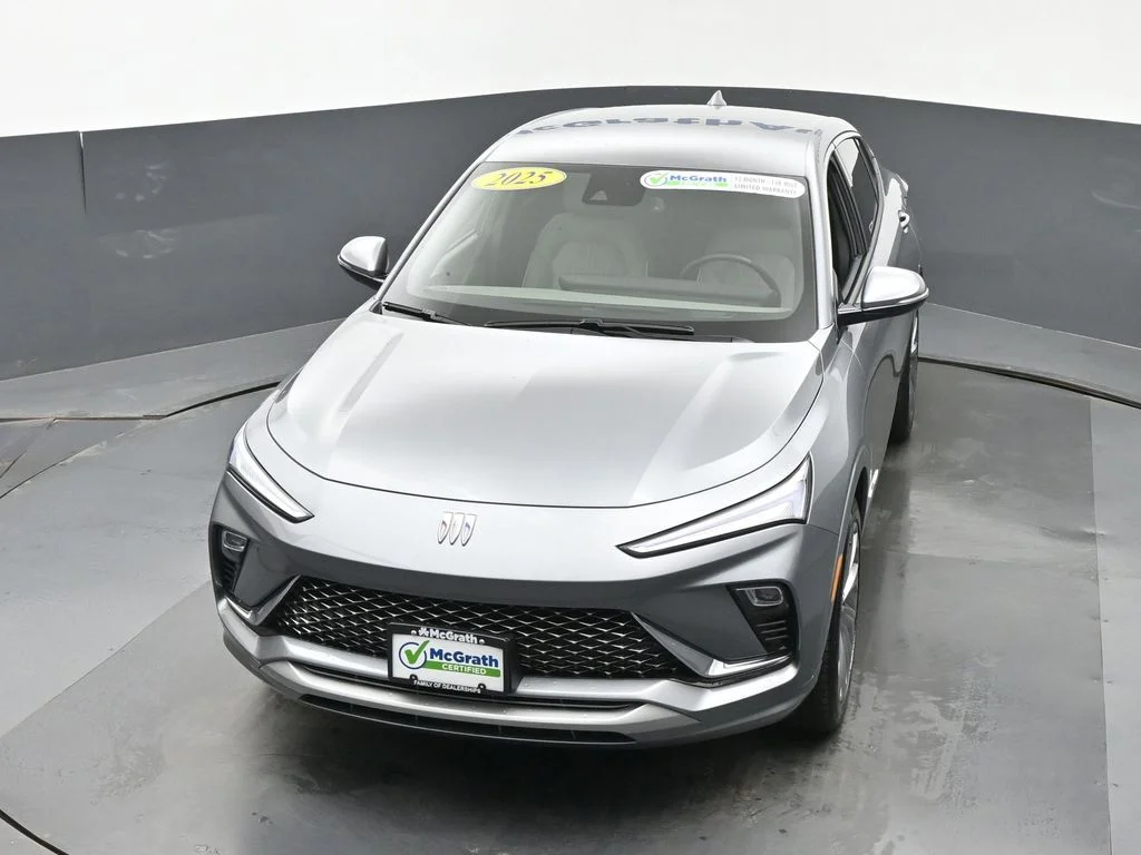 Used 2025 Gray Buick Avenir image 27