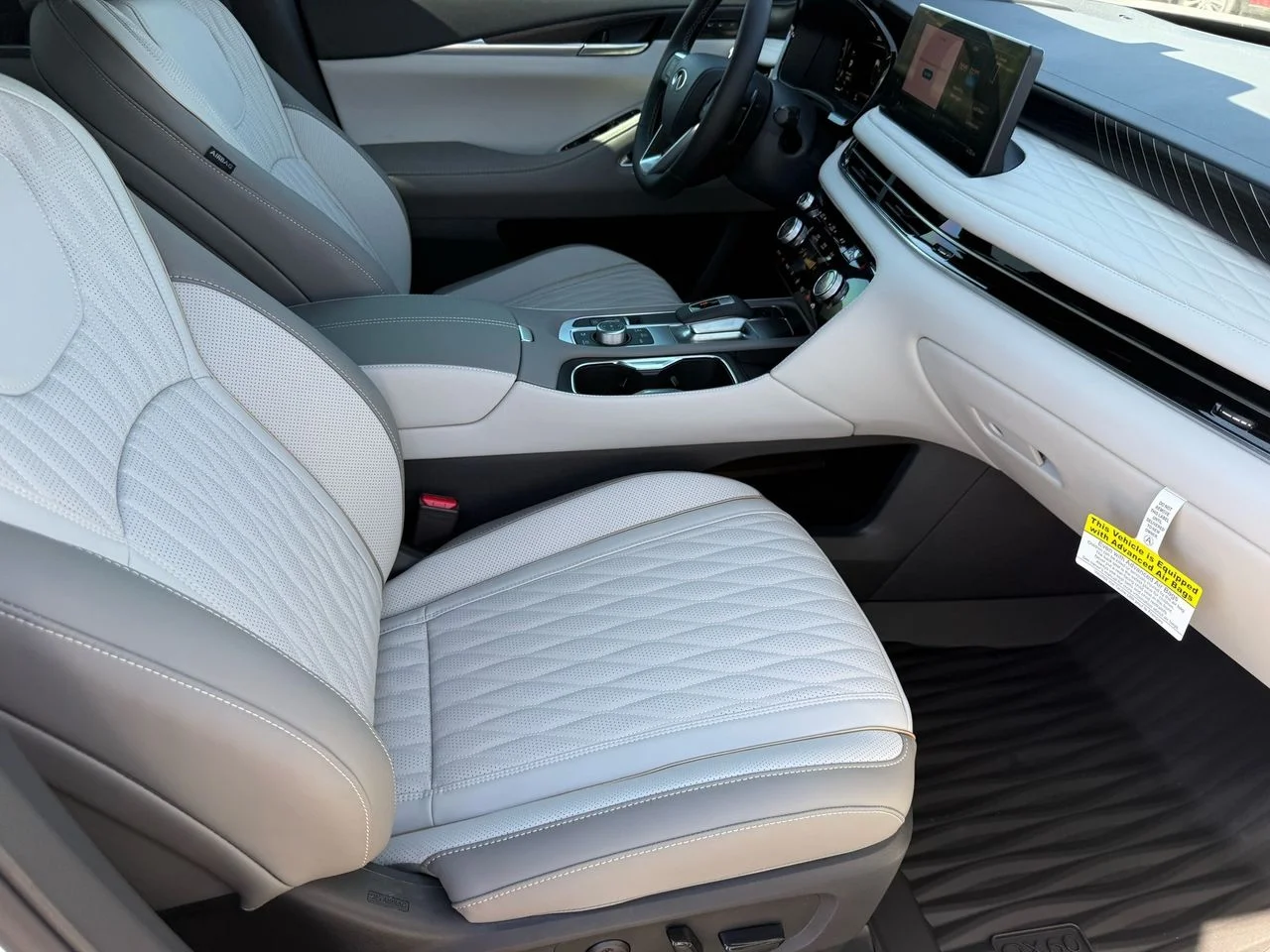 New 2027 2T RAD WHT INFINITI Autograph AWD image 32