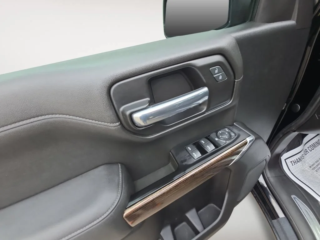 Used 2019 Onyx Black GMC SLE image 14