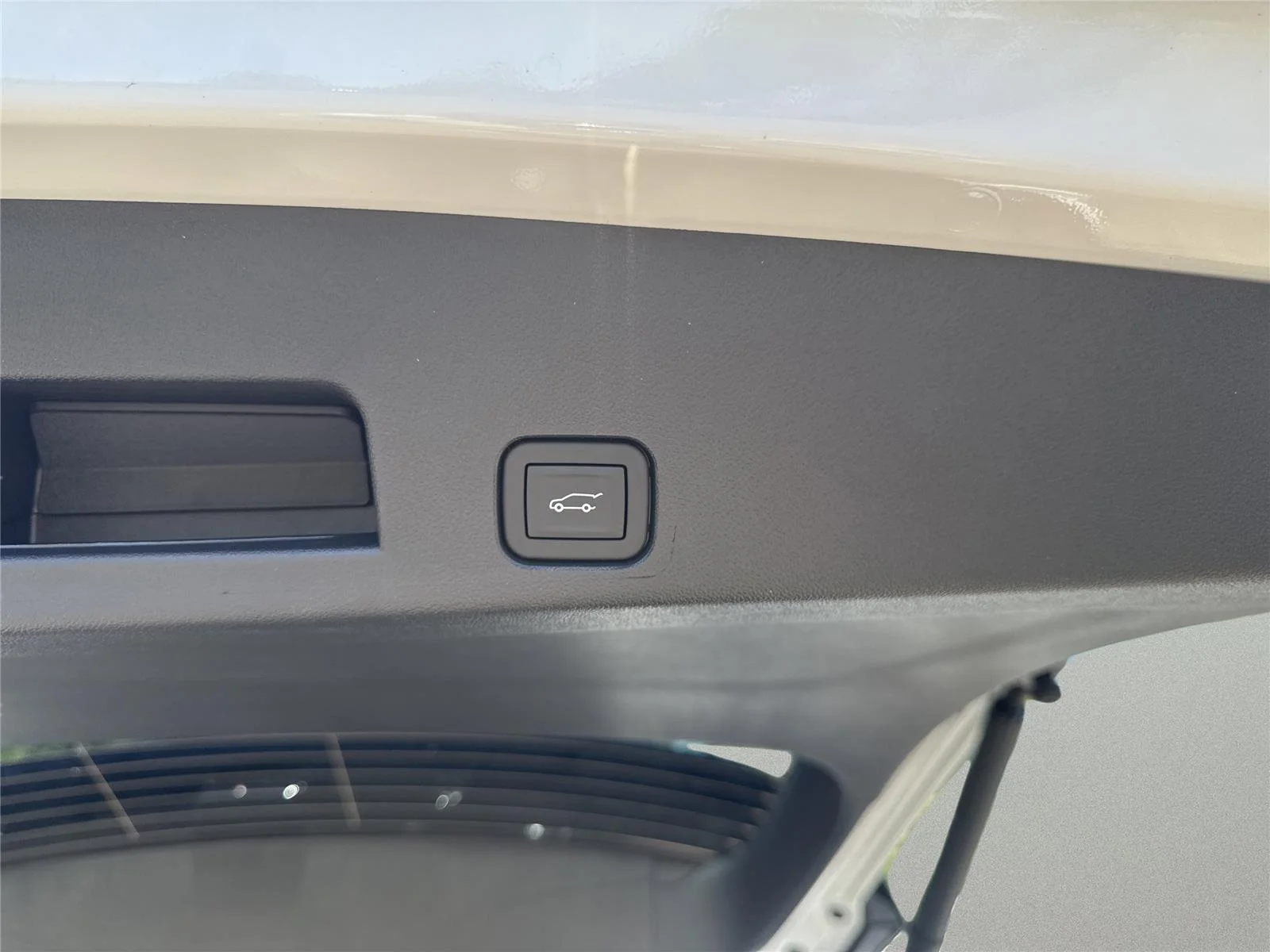 New 2026 Summit White GMC Elevation image 16
