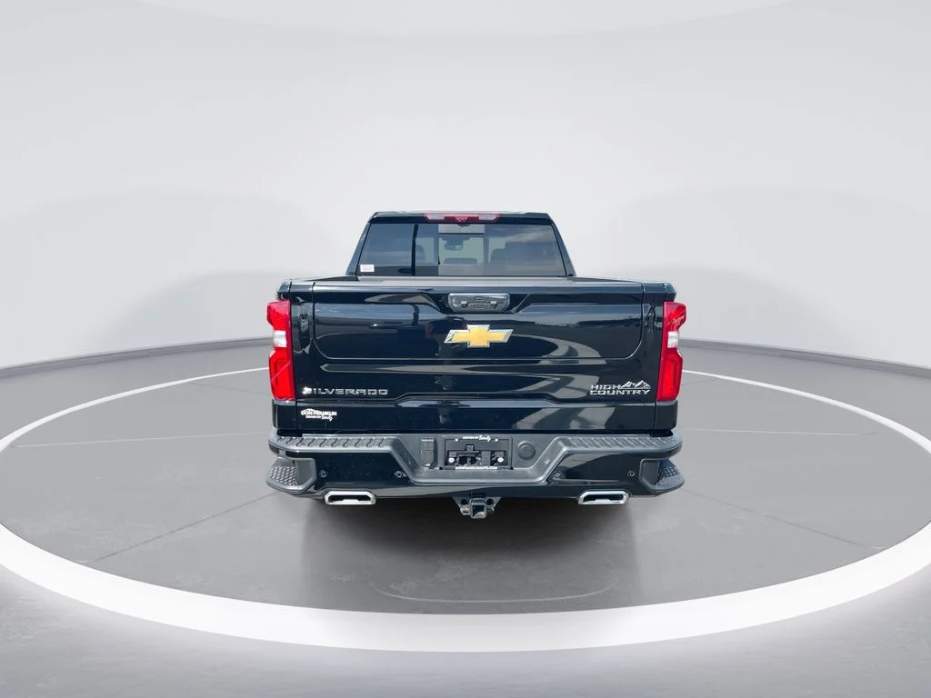 Used 2025 Black Chevrolet High Country image 7