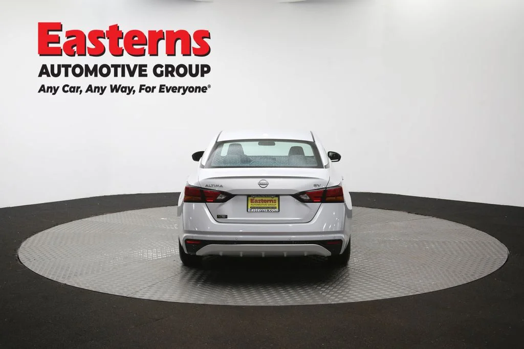 Used 2024 Silver Nissan 2.5 SV image 37