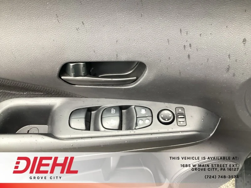 Used 2021 Gray Nissan S image 17