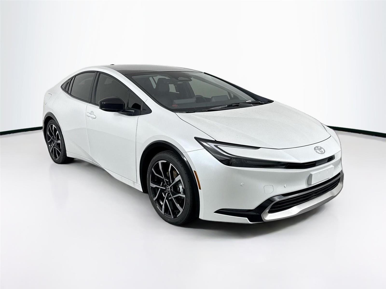 New 2026 Wind Chill Pearl Toyota XSE image 5