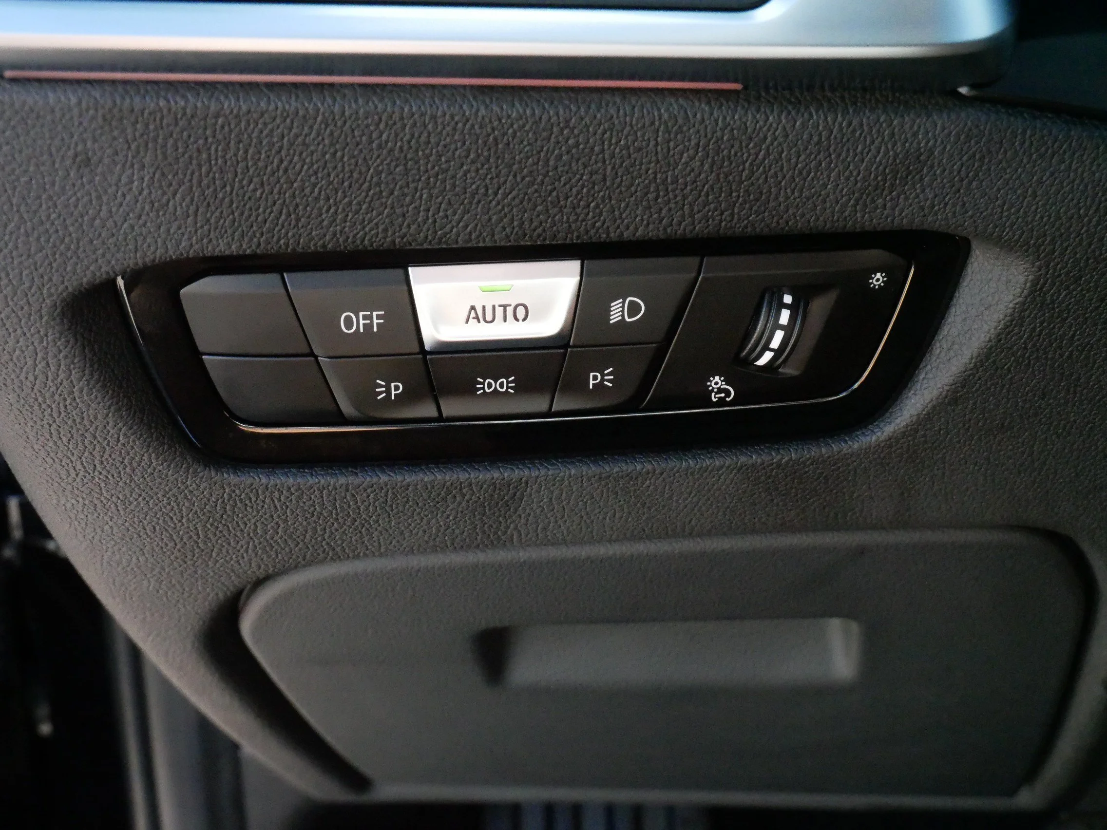 Used 2021 Jet Black BMW 330i xDrive image 29