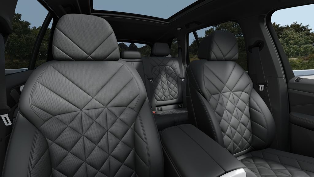 New 2026 Manhattan Green Metallic BMW sDrive40i image 35