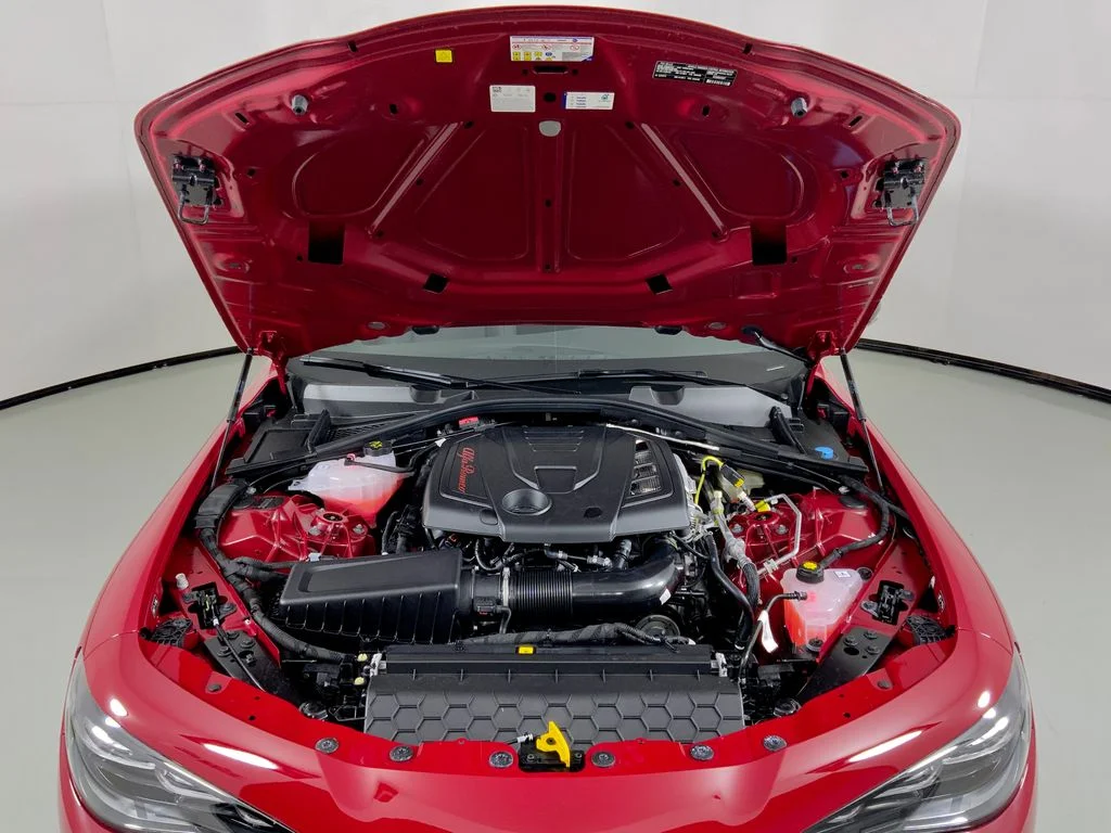 New 2026 Alfa Rosso (Red) Exterior Paint Alfa Romeo Sprint image 8