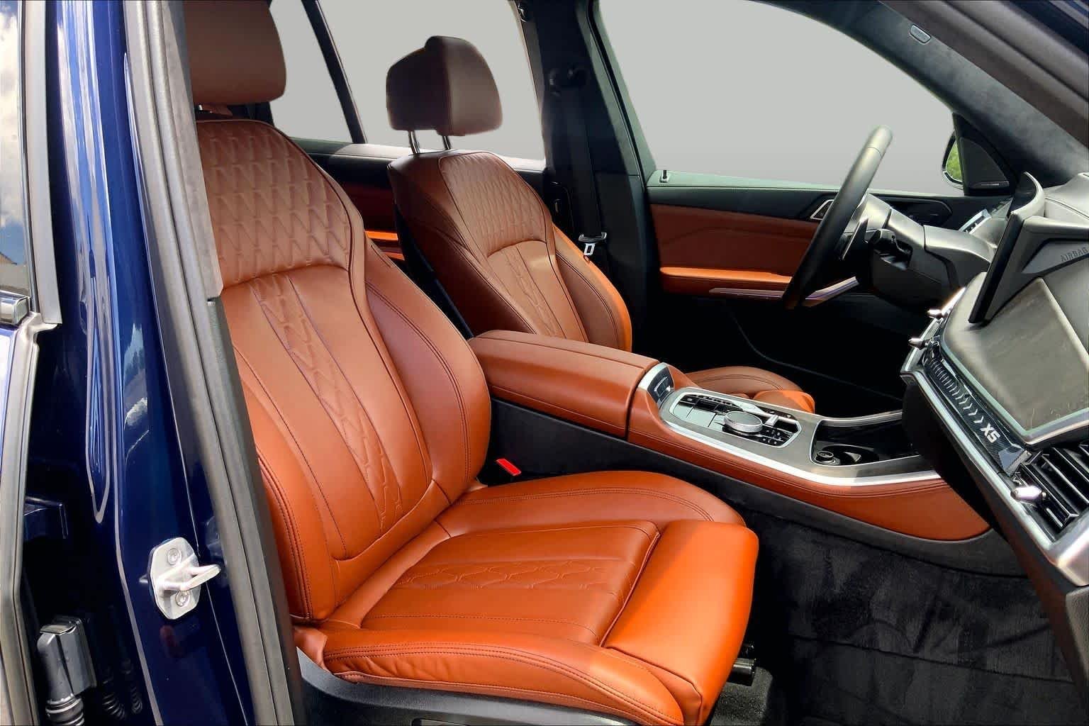 Used 2024 Tanzanite Blue II Metallic BMW xDrive40i image 8