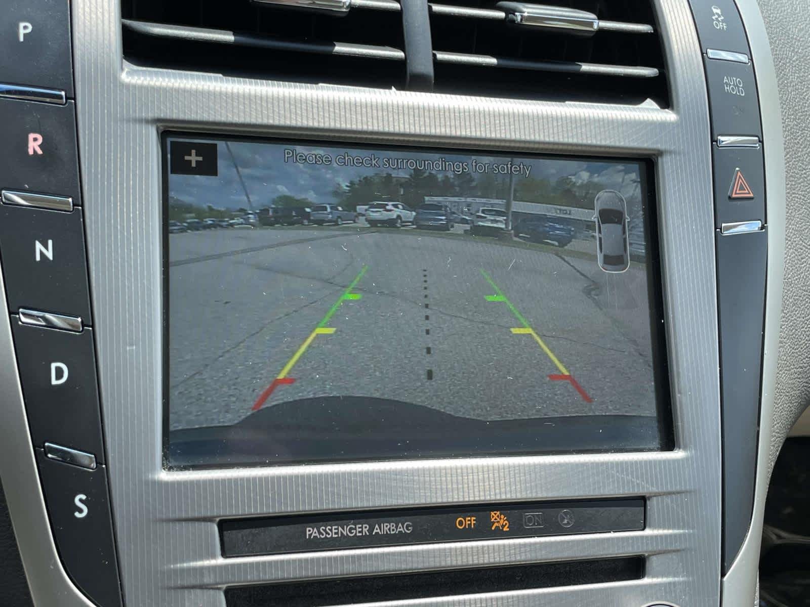 Used 2017 Magnetic Gray Metallic Lincoln Premiere image 23