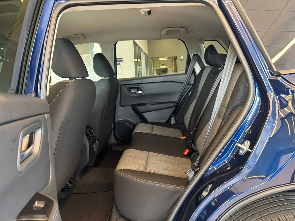 New 2026 Deep Ocean Blue Pearl Nissan SV image 25