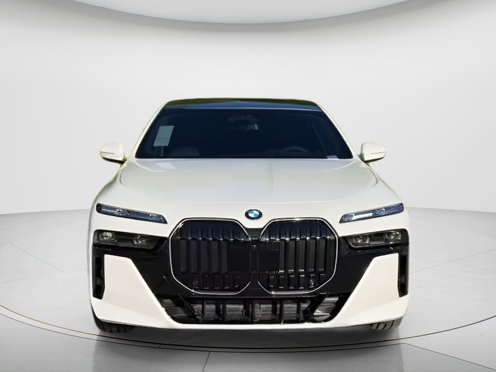 New 2026 Mineral White Metallic BMW 760i xDrive image 8