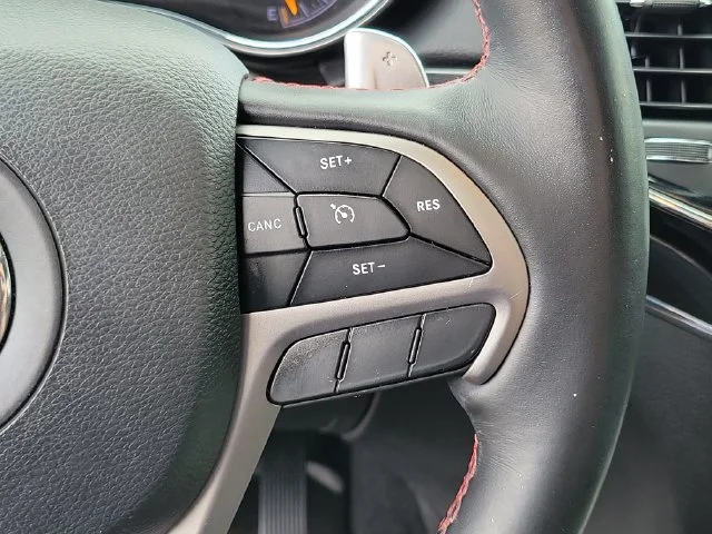 Used 2020 Red Jeep Trailhawk image 26