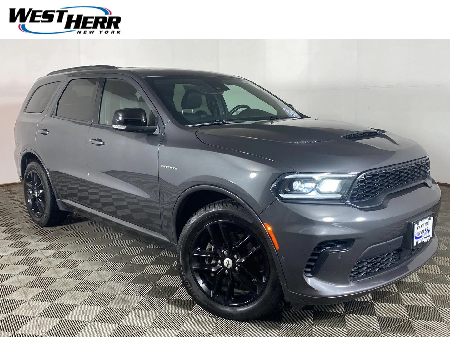 Used 2025 Vapour Grey Dodge R/T image 1