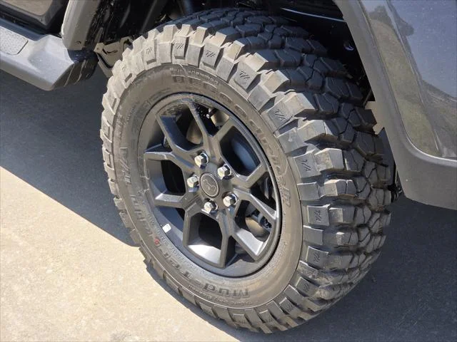 New 2026 Granite Crystal Metallic Clear-Coat Exterior Paint Jeep Texas Trail image 5