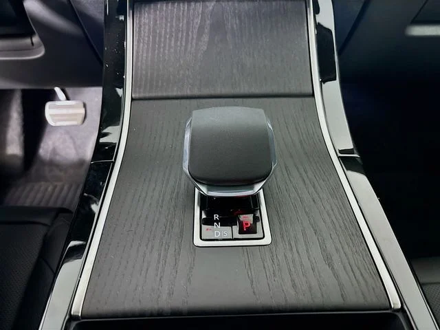 New 2026 Carpathian Gray Land Rover Dynamic SE image 18
